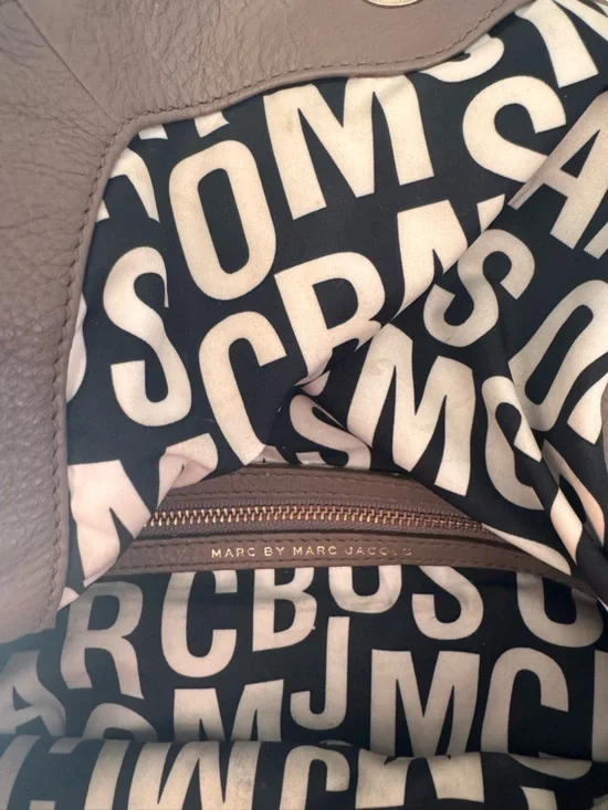 Marc By Marc Jacob Cow Leather Crossbody Bag - Picture 3 of 3